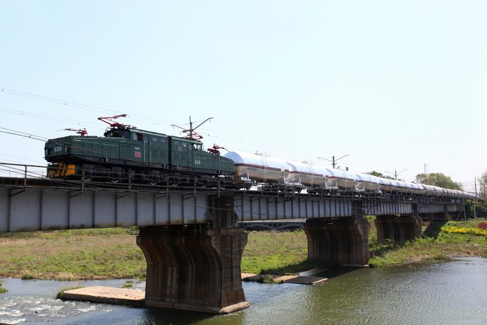 油龙驶过东洲桥