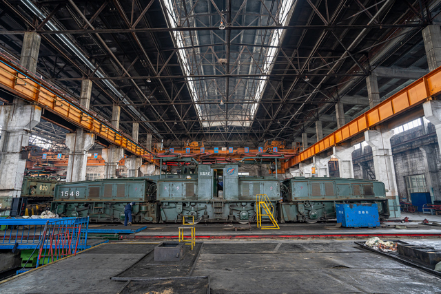 捷克150吨电机车修理